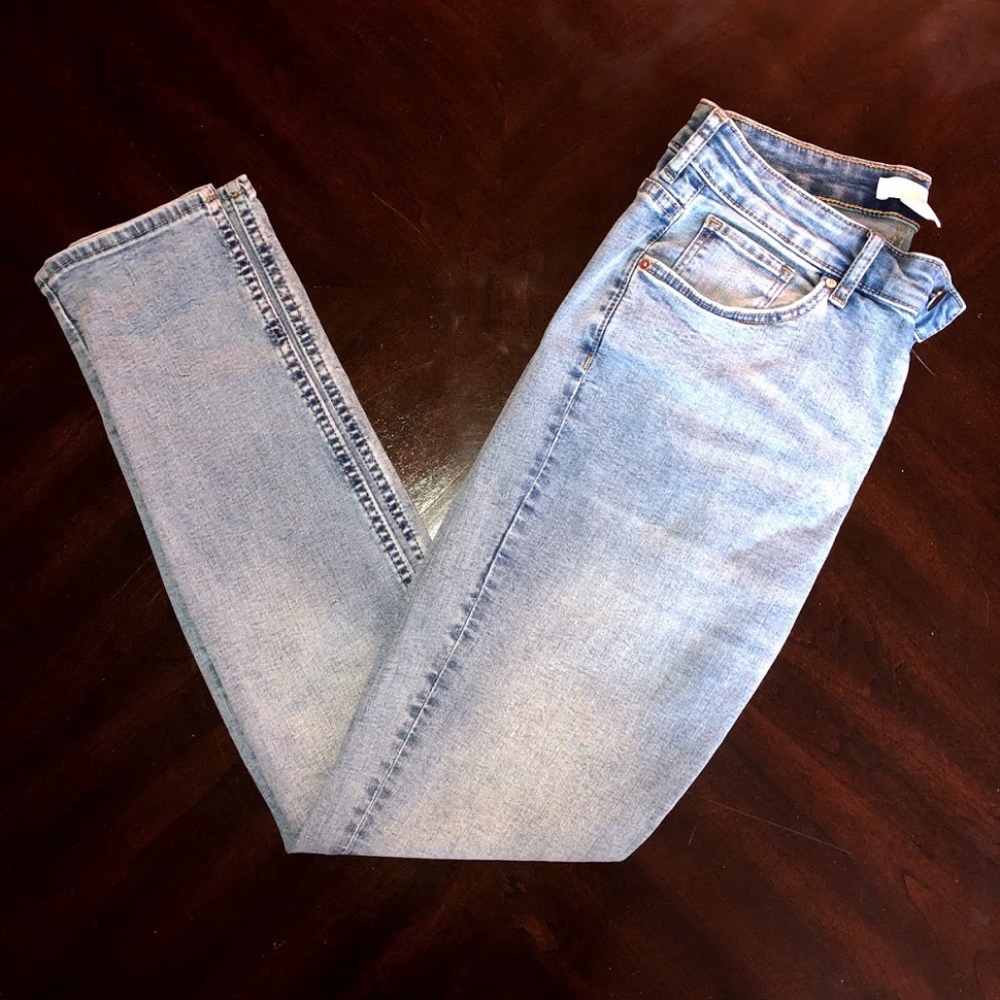 Light Wash Jeans